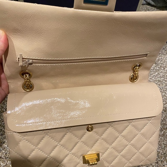 🕶️SOLD🕶️2015 Authentic chanel 2.55 flap 226 - Picture 16 of 16